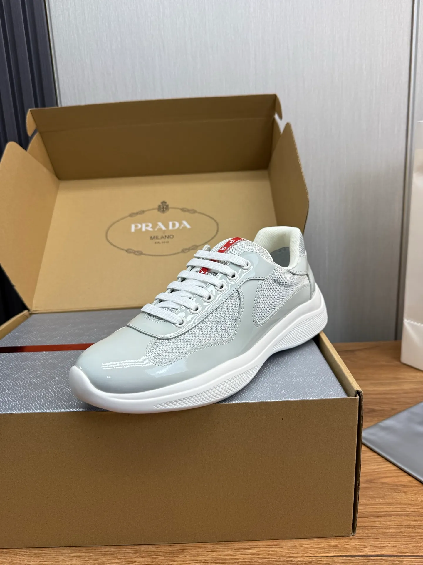 Men's shoes 640💰 [PRADA] Hot selling items🔥Must be recommended every day~~ Official website synchronized, 1:1 high quality shipments✔️ Imported cowhide fabric, rubber material + cowhide lining, original bottom, high-end airplane box packaging🎁 38-45 (38.45 custom-made, non-returnable)